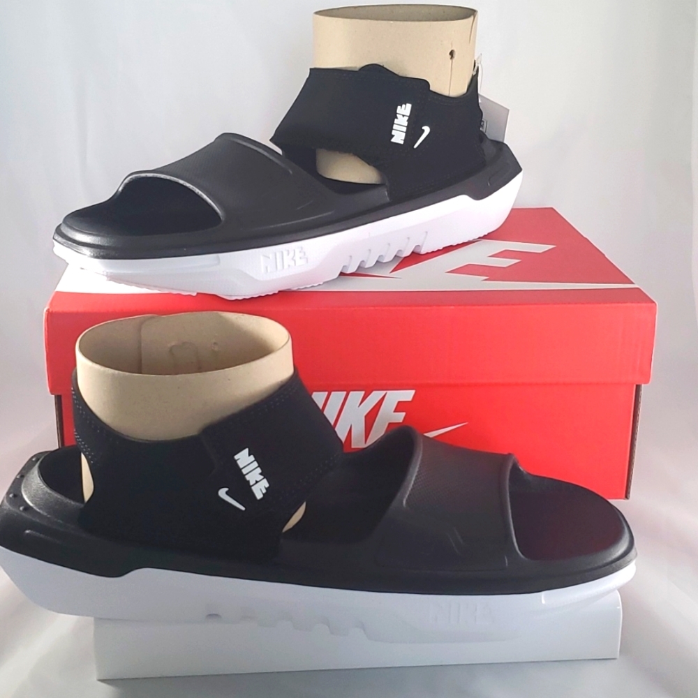 Youth Nike Sandals (boys 6 is womens 7.5, boys 7 is equivalent to women's 8.5